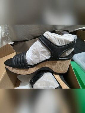 Clarks Chelseah Gem Women Leather Wedge Sandals Adjustable Strap Black Size 8M